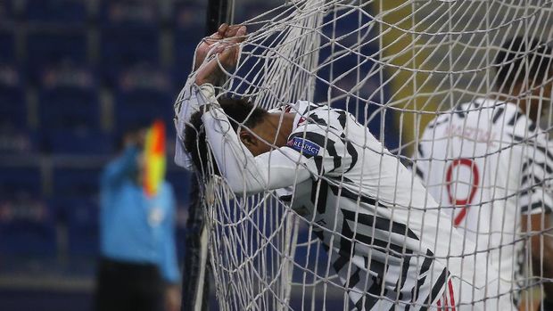 Manchester United's Marcus Rashford gestures during the Champions League group H soccer match between Istanbul Basaksehir and Manchester United at the Fatih Terim stadium in Istanbul, Wednesday, Nov. 4, 2020. (AP Photo)