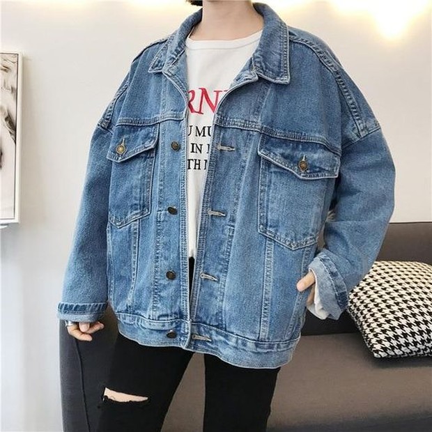 Walaupun jaket denim termasuk fashion item yang standar dan semua orang perlu punya.