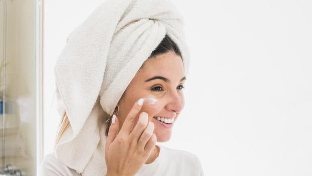 Tips Memilih Pelembab Sesuai Jenis Kulit/Foto : freepik.com