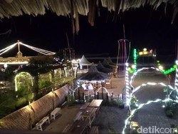 Pangandaran Punya Kampung Turis Pamugaran yang Hits di Malam Hari