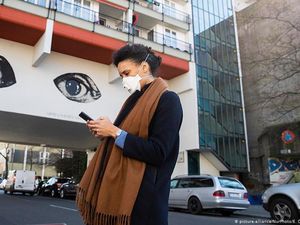 Kecerdasan Buatan: Smartphone Akan Mampu Kenali Infeksi COVID-19