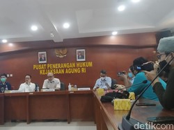 Video Jaksa Kembalikan Berkas Perkara Petinggi KAMI ke Polri