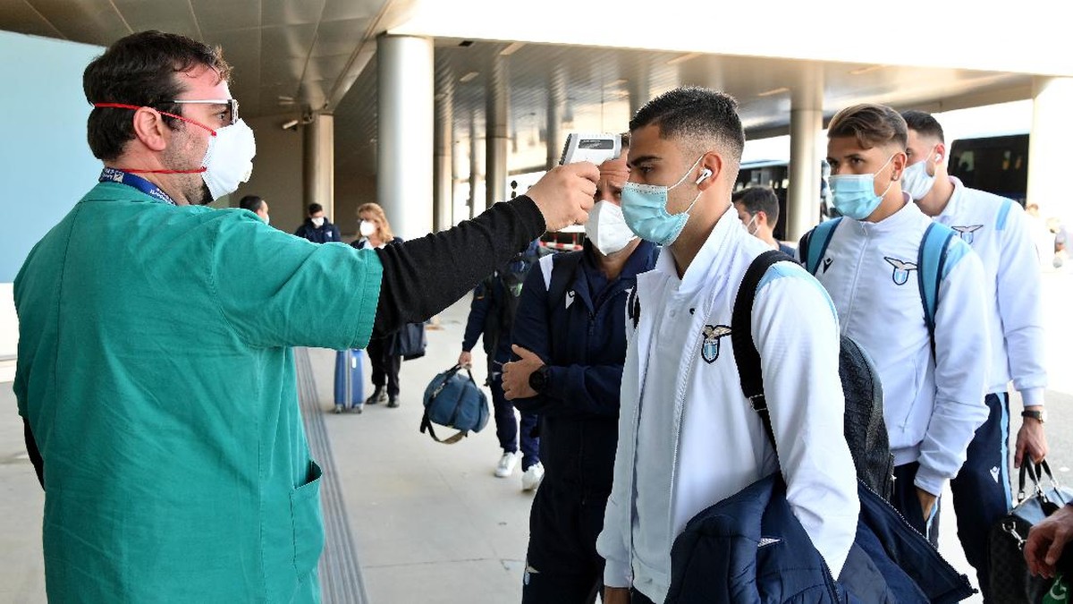 Lazio mengalami masalah dengan hasil tes COVID-19 milik UEFA. (Foto: Getty Images/Marco Rosi - SS Lazio)