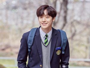 7 Fakta Menarik Lee Do Hyun, Aktor Ganteng Pencuri Hati di Drakor 18 Again 7 Fakta Menarik Lee Do Hyun, Aktor Ganteng Pencuri Hati di Drakor 18 Again