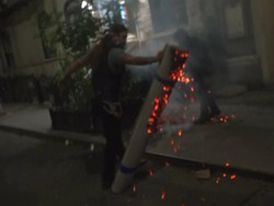 Massa Coba Membakar saat Protes Penghitungan Suara di Pilpres AS