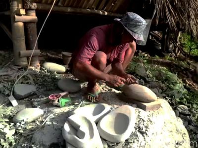 Nganggur Imbas Corona, Warga Sukabumi Ini Bikin Cobek Bernilai Seni