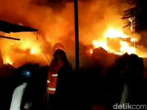 Pasar Loak di Pasuruan Terbakar, Puluhan Lapak Pedagang Ludes