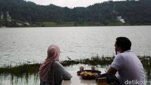 Pesona Danau Linow Sulawesi Utara