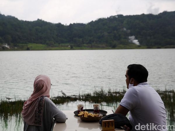 Pesona Danau Linow Sulawesi Utara
