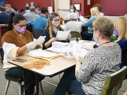 Penghitungan Surat Suara di Pennsylvania Lambat, Ini Penyebabnya