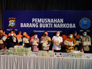 Polda Riau Musnahkan 122 Kg Sabu, Termasuk Milik Kompol IZ Polda Riau Musnahkan 122 Kg Sabu, Termasuk Milik Kompol IZ