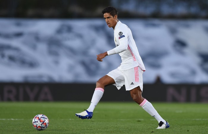 MADRID, SPAIN - OCTOBER 21: Raphael Varane of Real Madrid CF controls the ball during the UEFA Champions League Group B stage match between Real Madrid and Shakhtar Donetsk at Estadio Alfredo Di Stefano on October 21, 2020 in Madrid, Spain. (Photo by Denis Doyle/Getty Images)