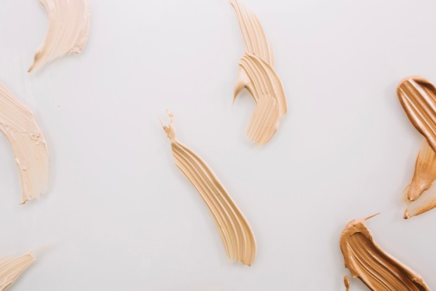 menemukan warna yang tepat adalah kunci keberhasilan dari memilih foundation.