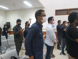 Keluarga dan Suami Hadiri Sidang Vonis Vanessa Angel