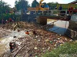 Prihatin, Sungai Piji Kudus Penuh Sampah Sampai Begini Penampakannya