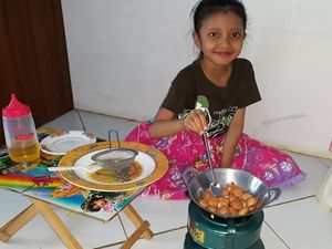 Wow! 5 Video Bocah Sedang Makan Ini Ditonton Ratusan Juta Kali