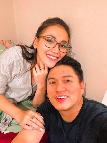 Ayu TIng Ting bantah putus cinta