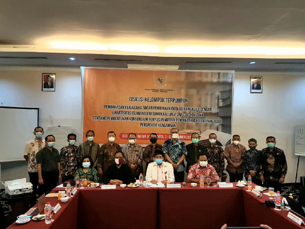 BPIP & Tokoh Lintas Agama Susun Buku Pembinaan Ideologi Pancasila BPIP & Tokoh Lintas Agama Susun Buku Pembinaan Ideologi Pancasila
