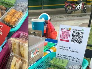 Canggih! Jualan Nasi Lemak di Pinggir Jalan, Penjual Ini Tak Terima Uang Tunai Canggih! Jualan Nasi Lemak di Pinggir Jalan, Penjual Ini Tak Terima Uang Tunai