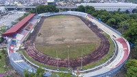 Foto aerial pengerjaan renovasi Stadion Madya Bumi Sriwijaya Palembang, di Sumatera Selatan, Kamis (5/11/2020). ANTARA FOTO/Nova Wahyudi.