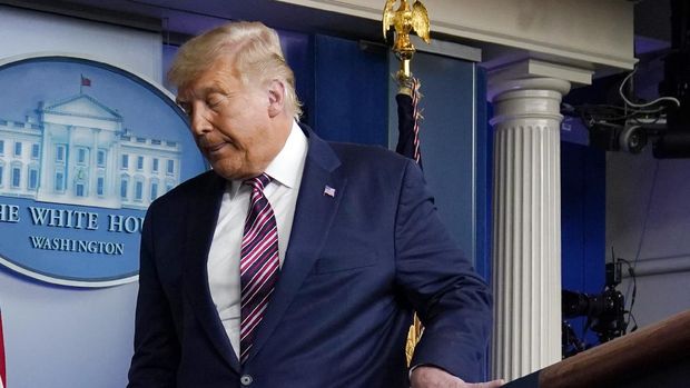 President Donald Trump speaks at the White House, Thursday, Nov. 5, 2020, in Washington. (AP Photo/Evan Vucci)