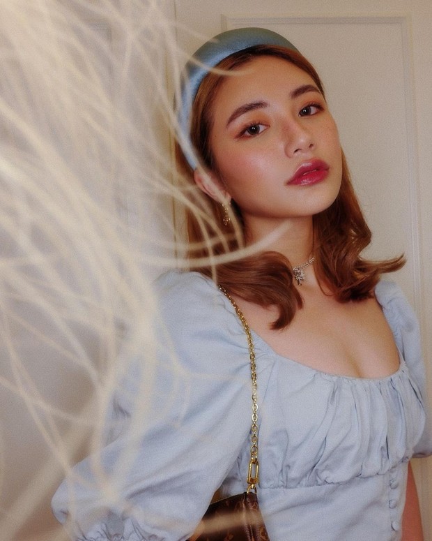 Calista Cuaca merupakan anak bungsu dari pasangan konglomerat Nurdian Cuaca dan Jamie Chua.