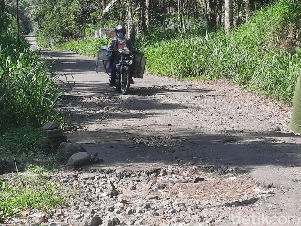 Status Gunung Merapi Siaga, Jalur Evakuasi di Glagaharjo Sleman Rusak