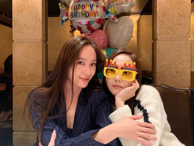 Krystal & Jessica/ Foto: Koreaboo Krystal & Jessica/ Foto: Koreaboo