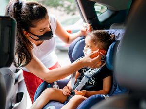 Mudik Bawa Bayi atau Anak Kecil? Jangan Lupa Pakai Car Seat biar Anak Aman!
