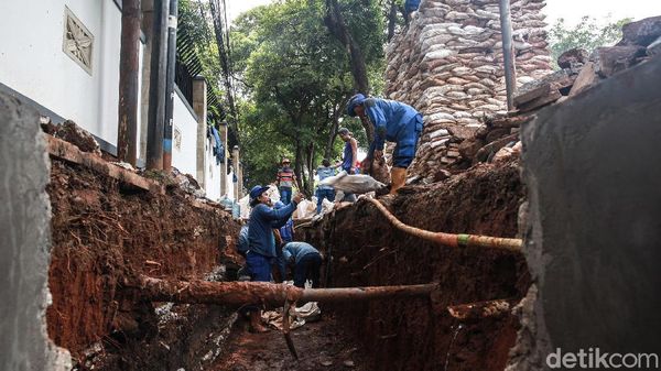 Masuk Musim Penghujan, Saluran Air Diperbaiki