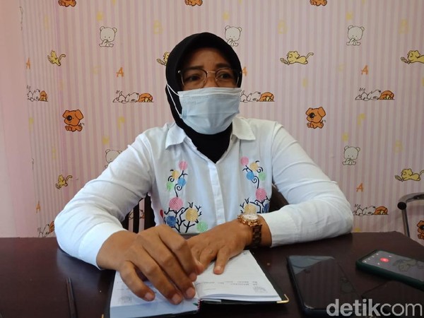 Gadis di Kecamatan Bandar Kedungmulyo, Jombang digilir 3 remaja setelah dicekoki miras. Kini korban hamil 8 bulan.