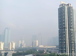 Langit Jakarta Berkabut karena Polusi Udara? Ini Penjelasan BMKG