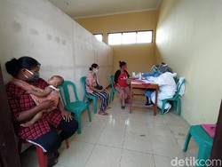 Gunung Merapi Siaga, Pengungsi di Magelang Jalani Rapid Test COVID-19