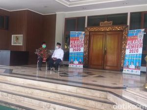 Ruang Tamu Pendapa Terkunci, Plt Bupati Jember Sambut Kapolres Baru di Teras Ruang Tamu Pendapa Terkunci, Plt Bupati Jember Sambut Kapolres Baru di Teras