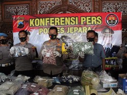 Waduh! Kos-kosan di Jepara Ini Disulap Jadi Pabrik Obat Ilegal
