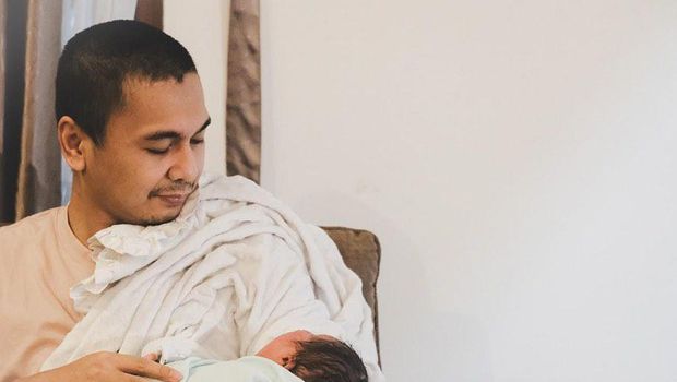 Raditya dika dan anak keduanya