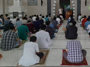 36 Santri Al Bayan Dijemput Keluarga, Ada yang Masih Positif COVID-19 36 Santri Al Bayan Dijemput Keluarga, Ada yang Masih Positif COVID-19