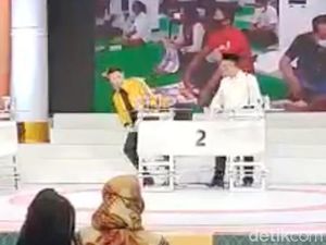 Sempat Jatuh Saat Debat, Cabup Tuban Lindra Disebut Kelelahan Sempat Jatuh Saat Debat, Cabup Tuban Lindra Disebut Kelelahan