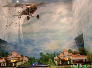 Tajir! Raja Kretek Nitisemito Sebar Brosur Rokok Pakai Fokker