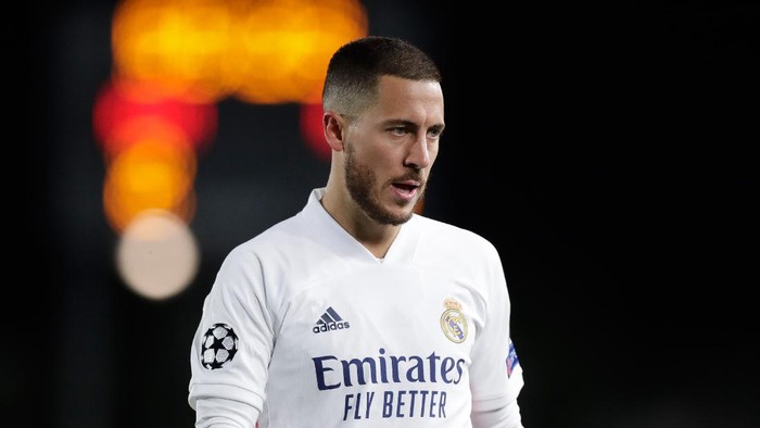 MADRID, SPAIN - NOVEMBER 03: Eden Hazard of Real Madrid CF reacts during the UEFA Champions League Group B stage match between Real Madrid and FC Internazionale at Estadio Santiago Bernabeu on November 03, 2020 in Madrid, Spain. (Photo by Gonzalo Arroyo Moreno/Getty Images)