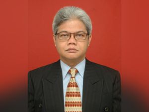 Guru Besar Sejarah Politik Islam UNS Prof Hermanu Joebagio Wafat