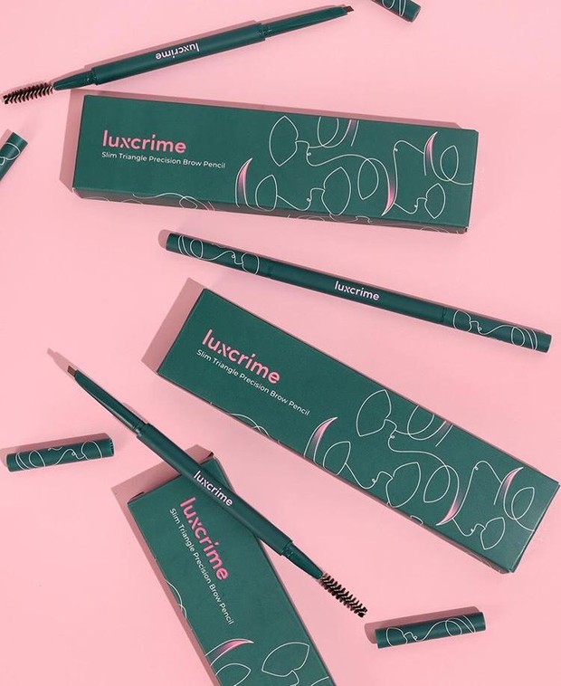 Luxcrime Slim Triangle Precision Brow Pencil/ sumber: instagram.com/ luxcrime_id