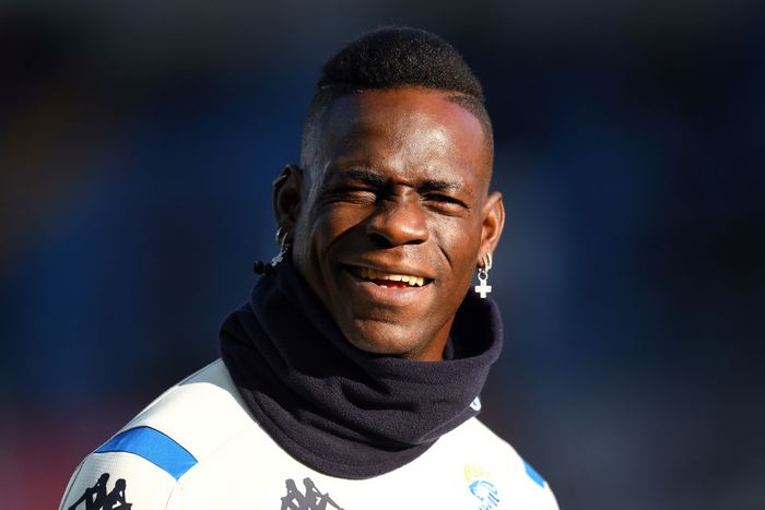 Mario Balotelli PARMA, ITALY - DECEMBER 22: Mario Balotelli of Brescia Calcio looks on during the Serie A match between Parma Calcio and Brescia Calcio at Stadio Ennio Tardini on December 22, 2019 in Parma, Italy. (Photo by Alessandro Sabattini/Getty Images)