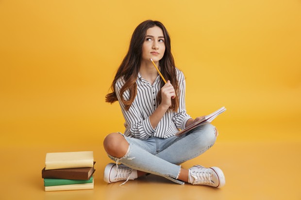 Lakukan investasi pendidikan baik kursus online, wawancara, atau membaca buku.