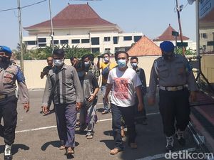 7 Orang Diamankan Terkait Jenazah COVID-19 Diviralkan Kehilangan Bola Mata 7 Orang Diamankan Terkait Jenazah COVID-19 Diviralkan Kehilangan Bola Mata