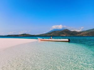 Kontroversi Anggota Komisi V Sebut NTT Tak Istimewa Kontroversi Anggota Komisi V Sebut NTT Tak Istimewa