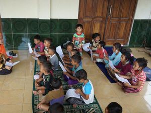 Trauma Healing untuk Anak-anak Pengungsi Merapi