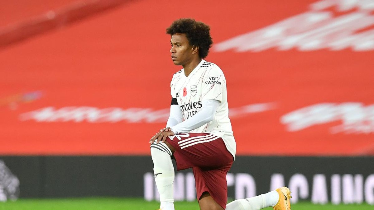 Willian meredup usai bikin dua assist di pekan pertama Liga Inggris. (Foto: Getty Images/Pool)