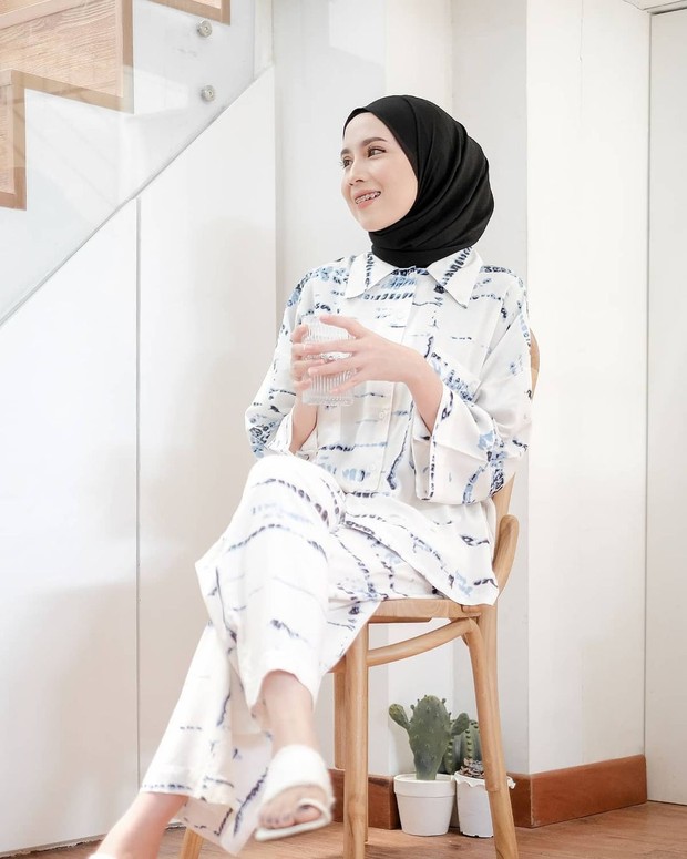 Ootd tie top dye hijab