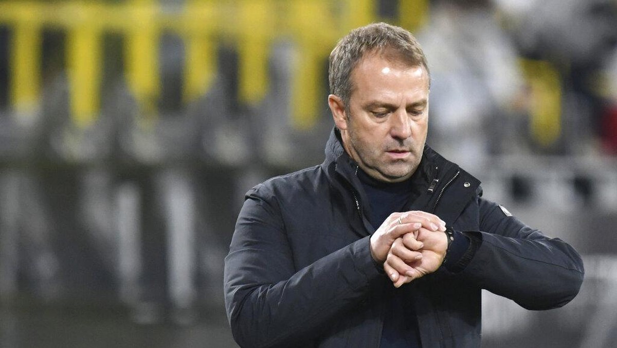 Hansi Flick nilai Bayern lebih pintar memanfaatkan peluang ketimbang Dortmund (AP/Bernd Thissen)